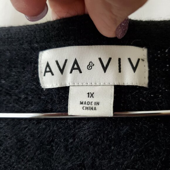 Preowned Ava & Viv Womens Black Fuzzy Button-Down Cardigan Sweater 1X - Picture 3 of 7